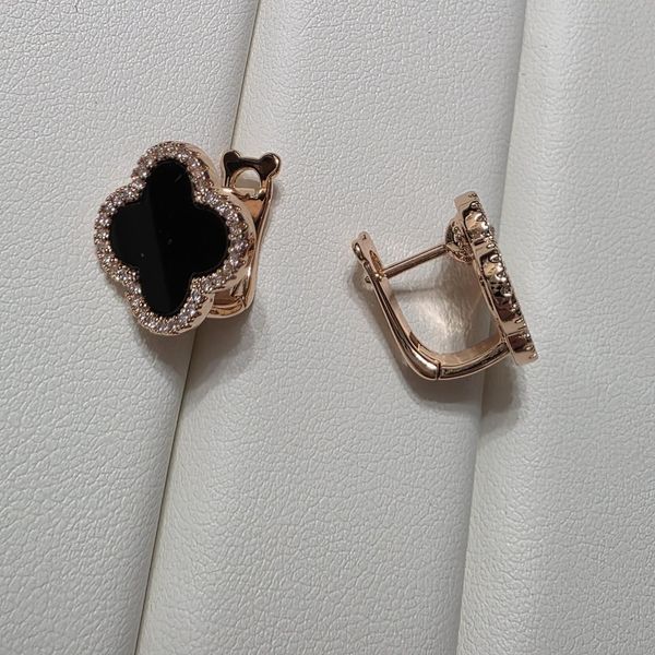 Сережки из медицинского золота с позолотой Сережки Цветок Клевера 3085996918 фото